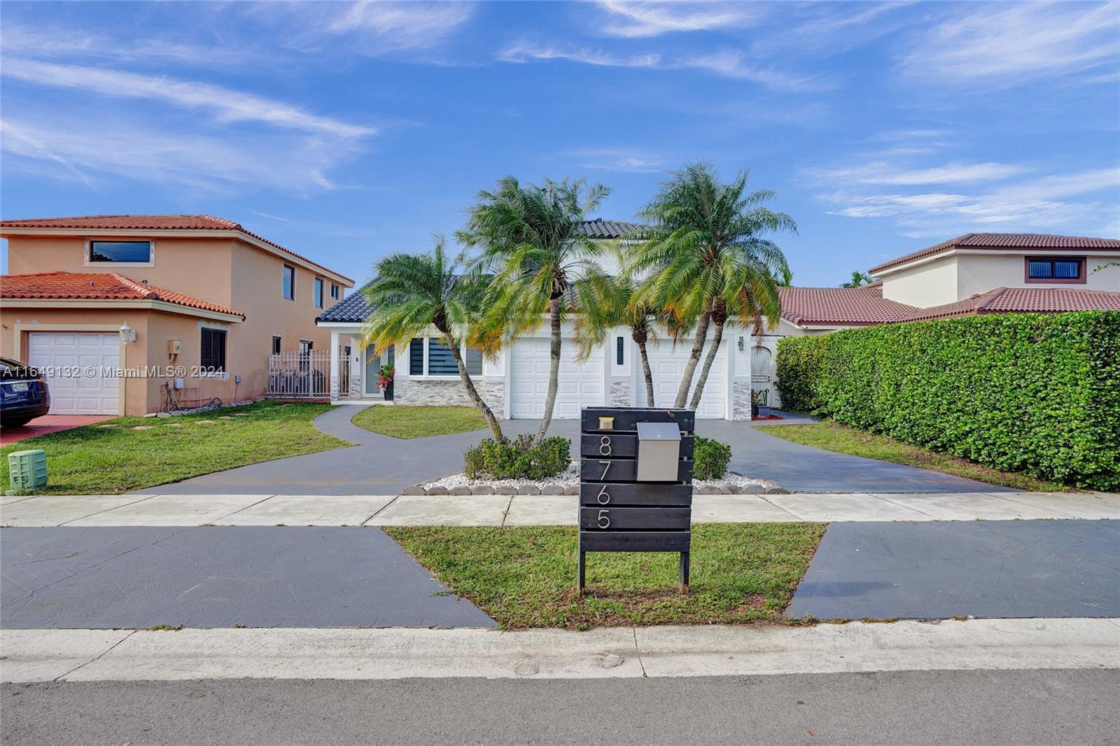 WEST LAKES GARDENS - Residential