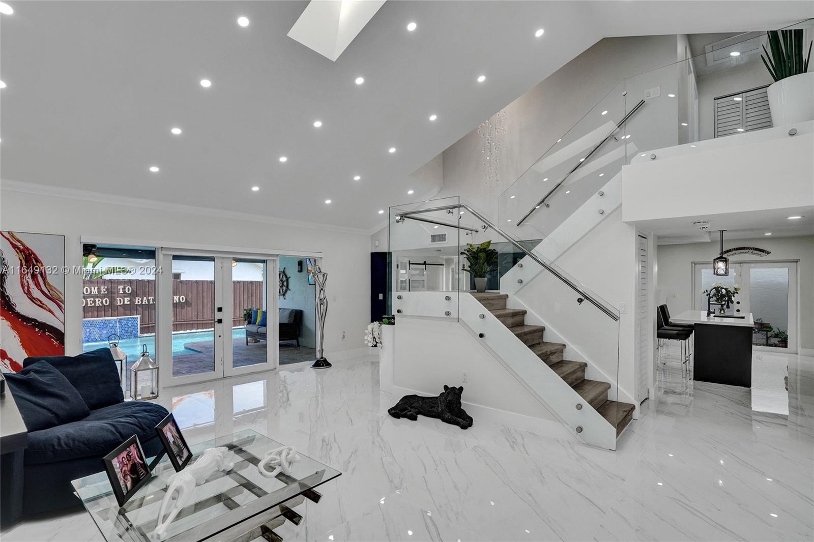 WEST LAKES GARDENS - Residential