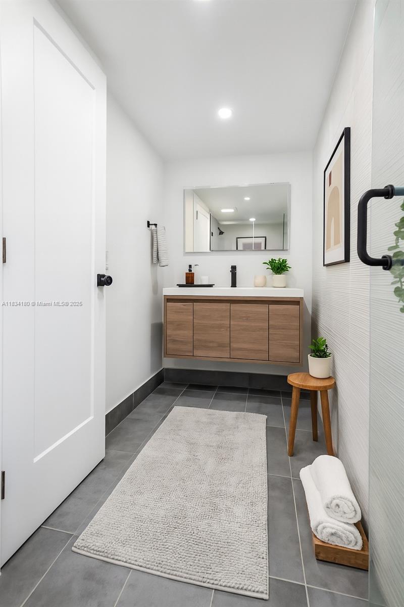 SUMMIT CONDO - Residential Lease