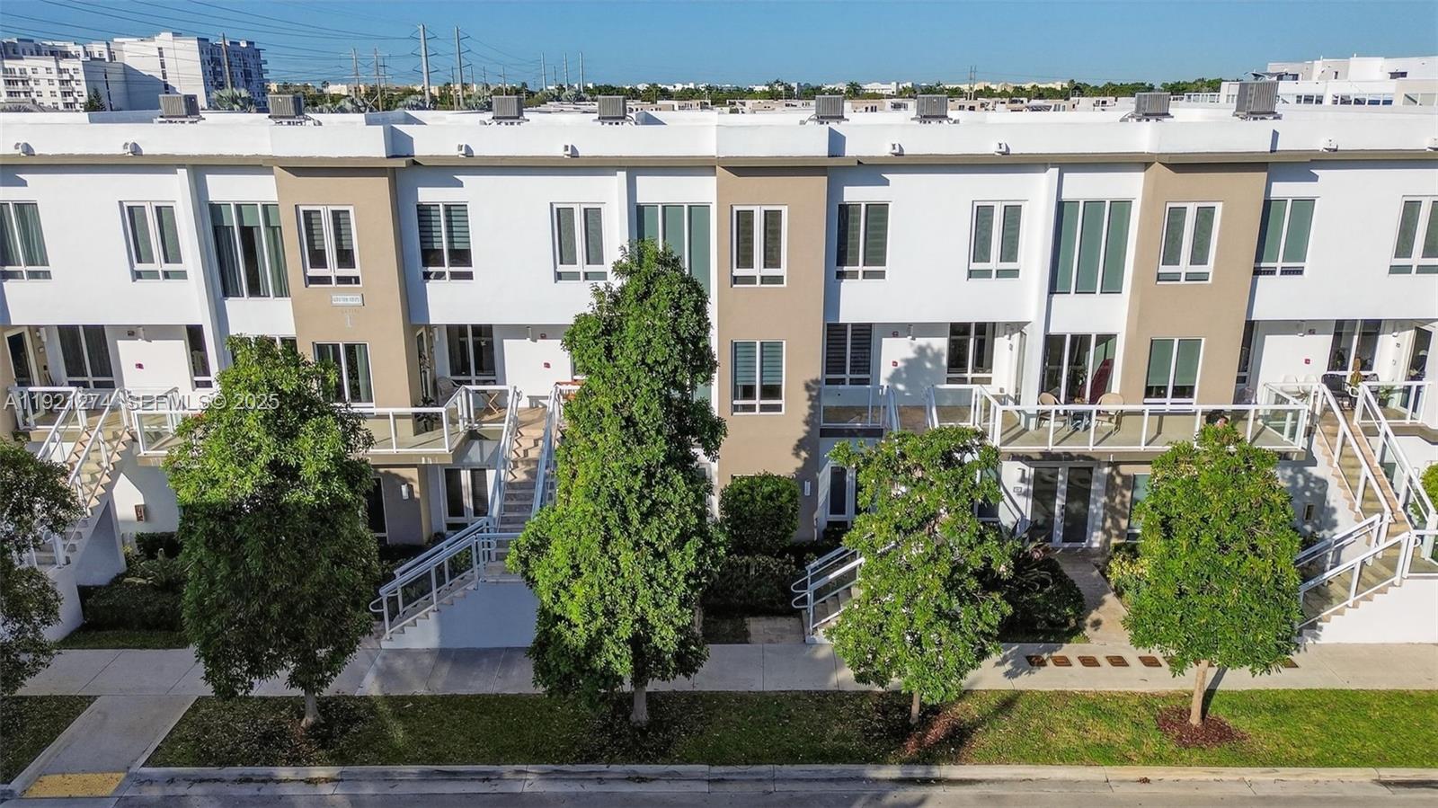 LANDMARK AT DORAL - Residential