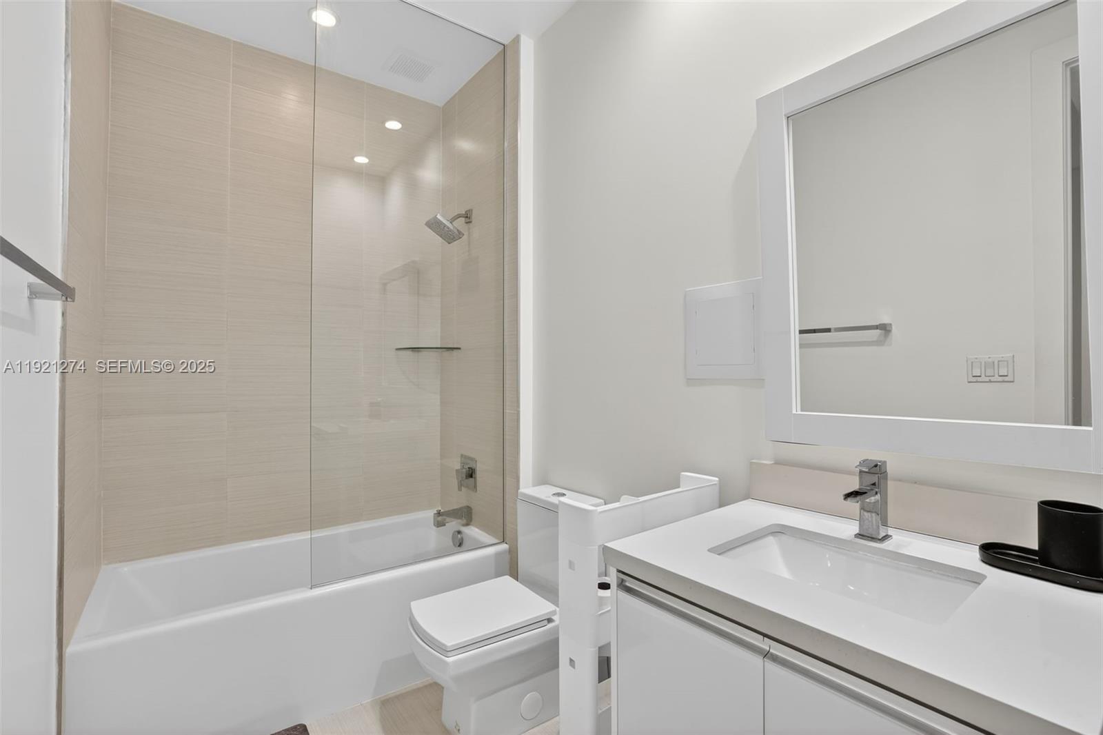 LANDMARK AT DORAL - Residential