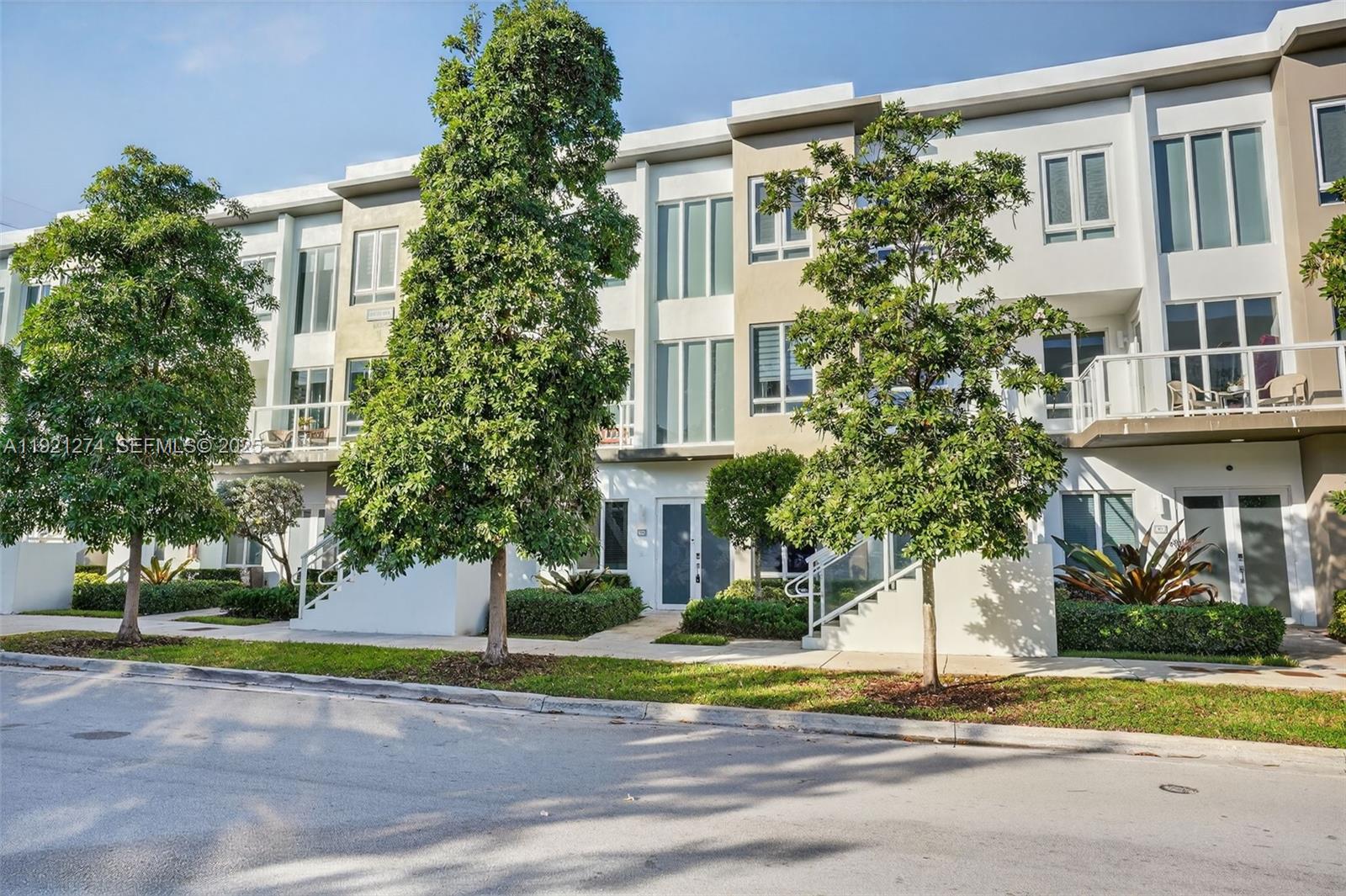 LANDMARK AT DORAL - Residential