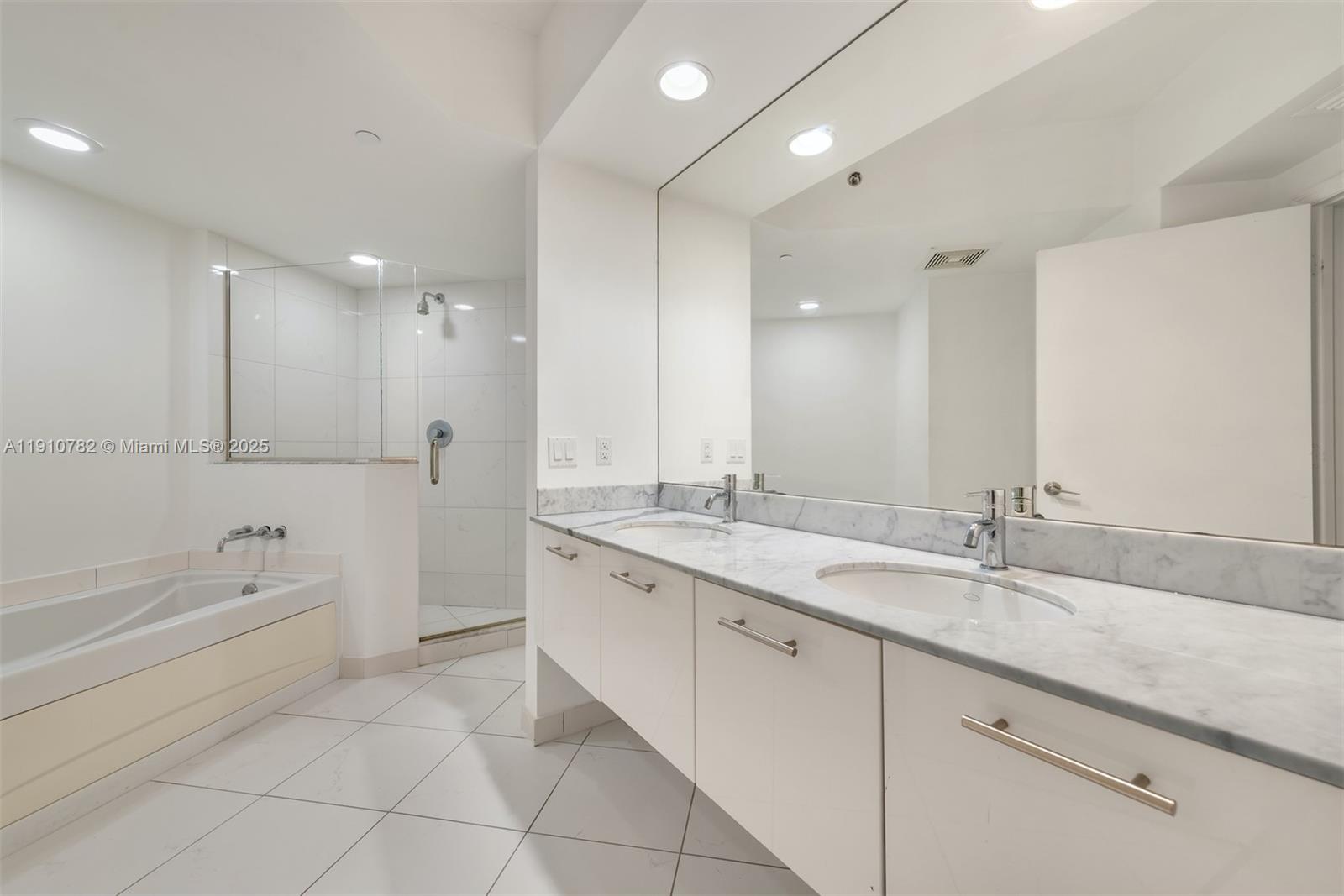 500 BRICKELL WEST CONDO - Residential