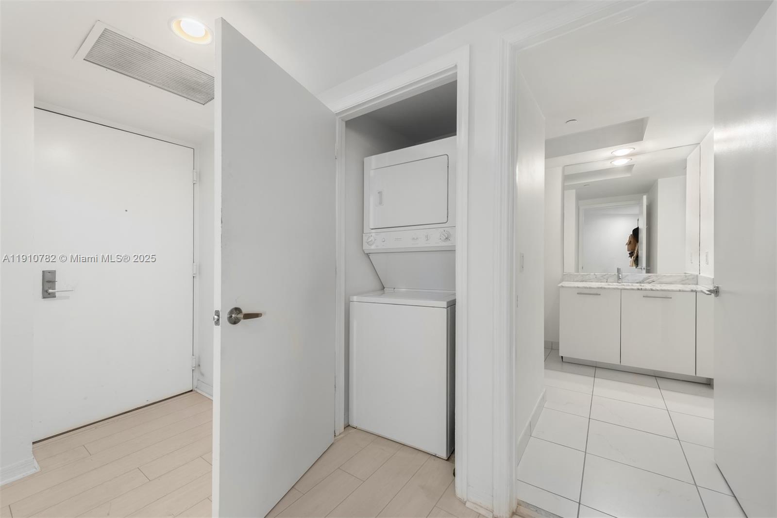 500 BRICKELL WEST CONDO - Residential