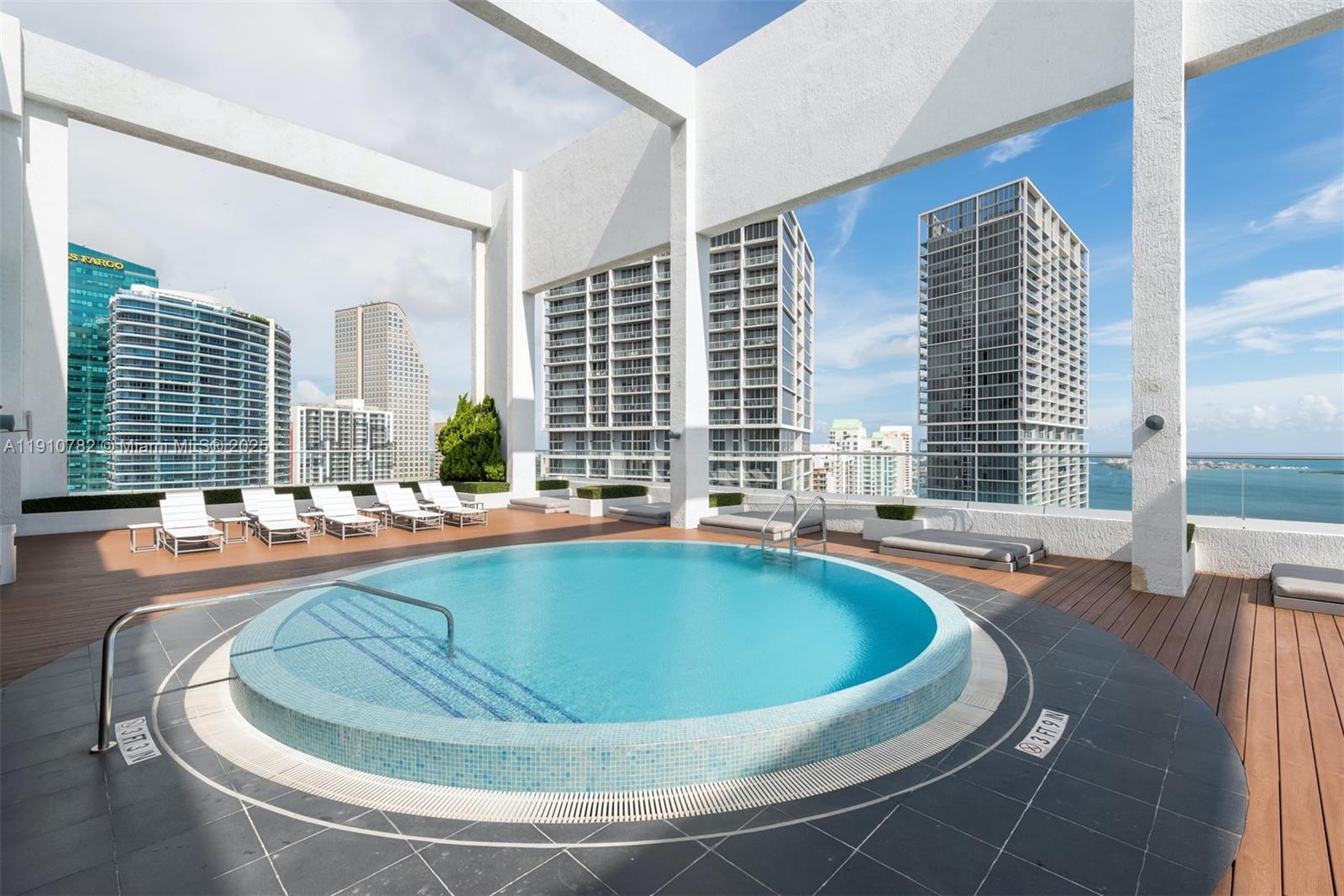 500 BRICKELL WEST CONDO - Residential