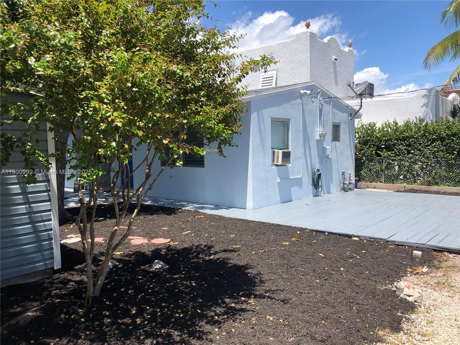 LAKE WORTH TOWN OF - Residential Lease