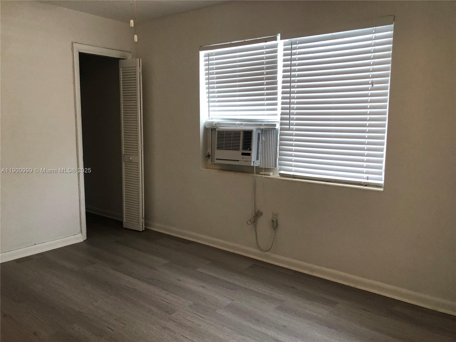 LAKE WORTH TOWN OF - Residential Lease
