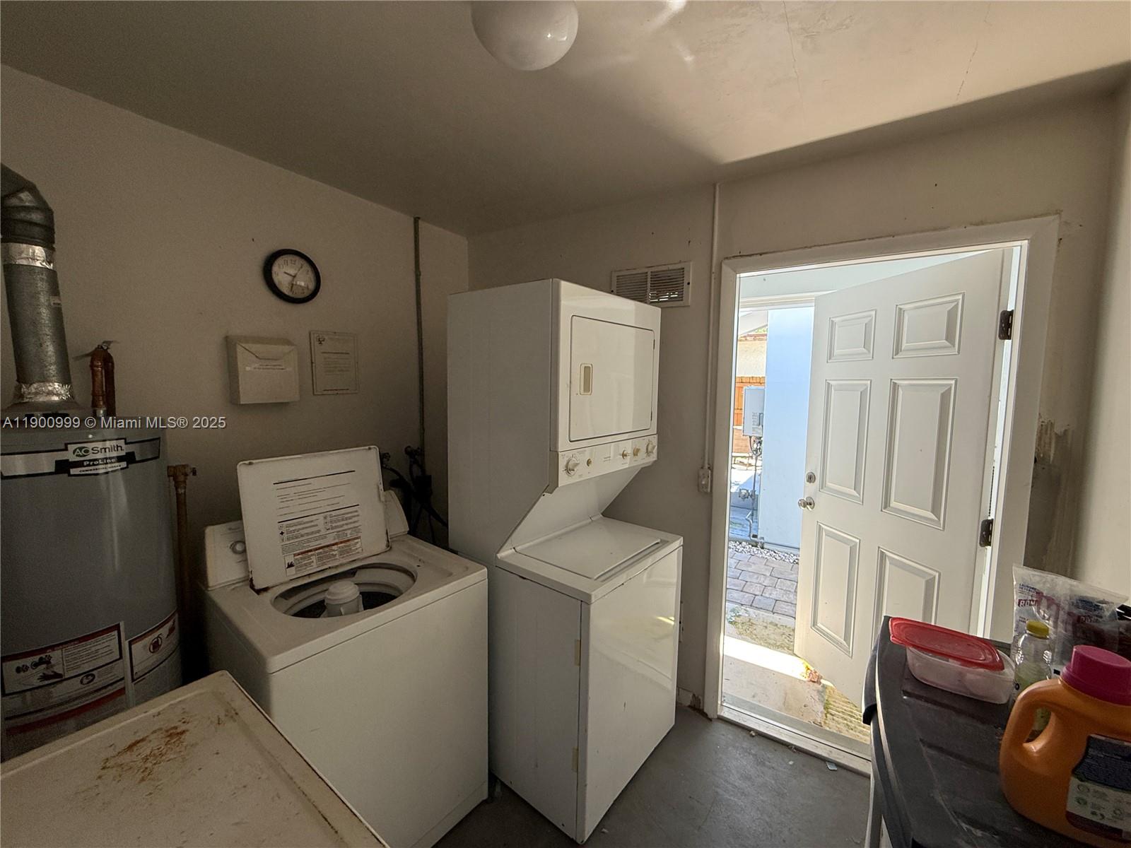 LAKE WORTH TOWN OF - Residential Lease