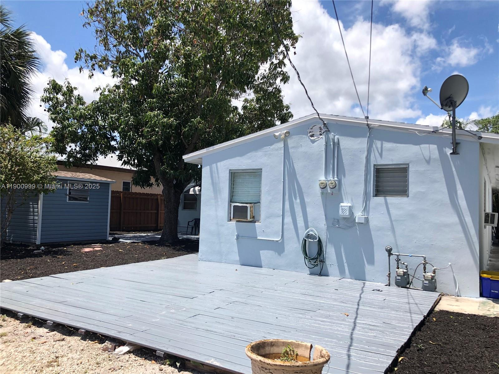 LAKE WORTH TOWN OF - Residential Lease