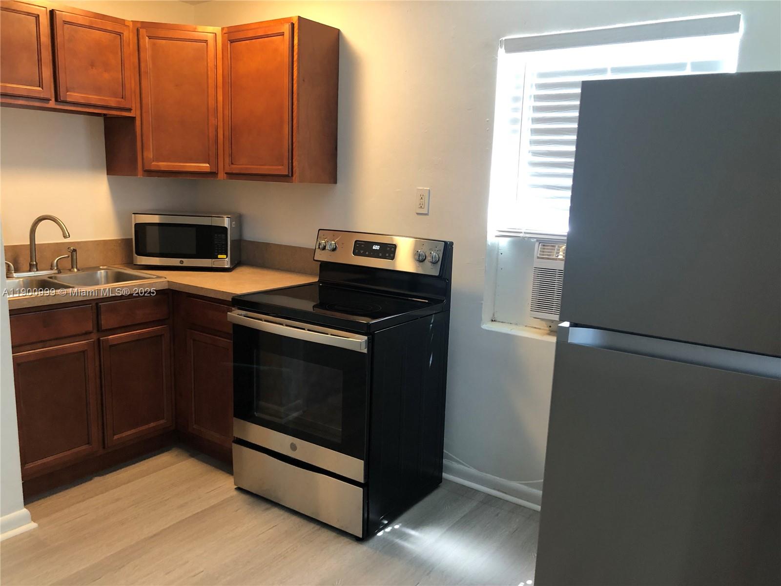 LAKE WORTH TOWN OF - Residential Lease