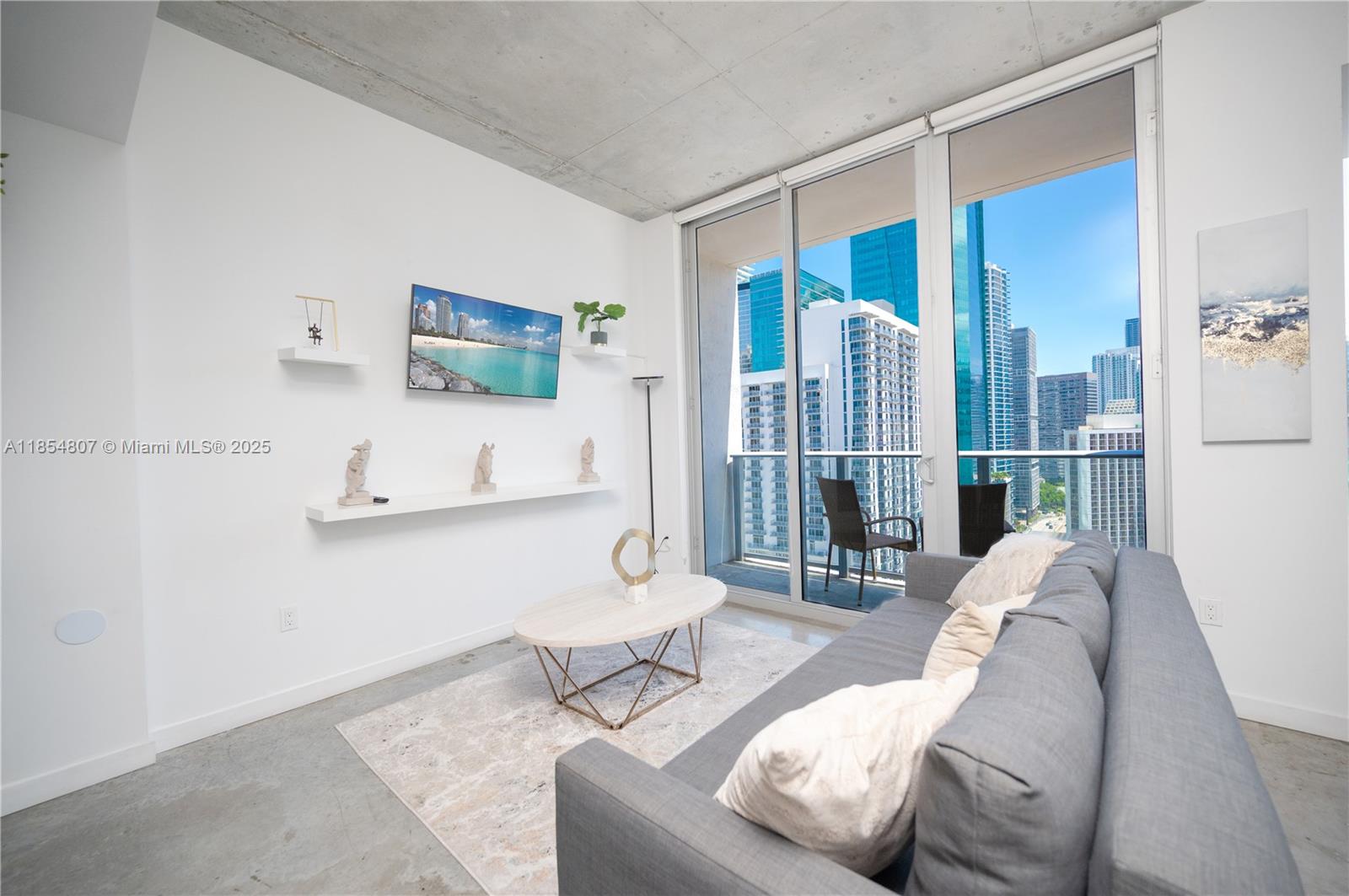 151 SE 1st St 2303