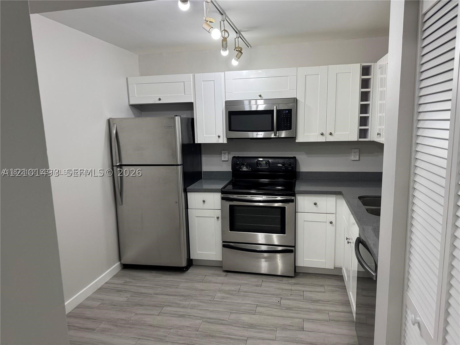 721 N Pine Island Rd 201