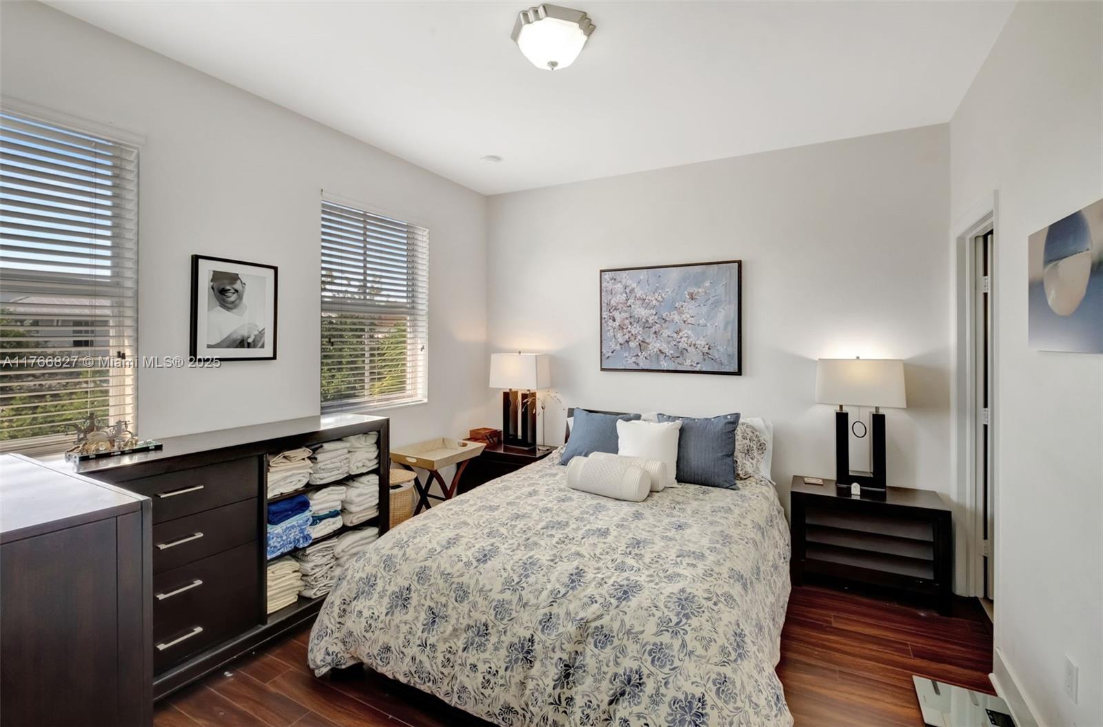 VINTAGE ESTATES - Residential