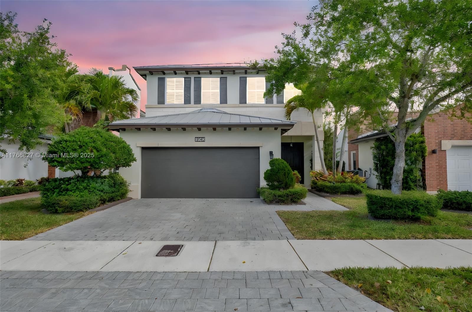 VINTAGE ESTATES - Residential