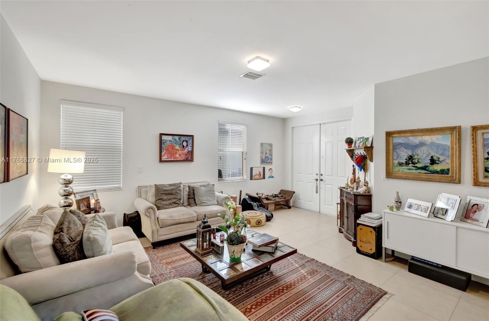 VINTAGE ESTATES - Residential