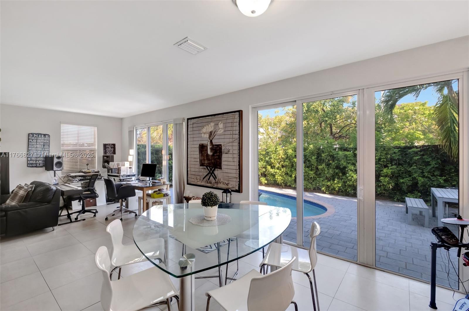 VINTAGE ESTATES - Residential