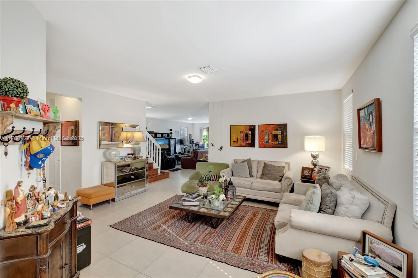 VINTAGE ESTATES - Residential