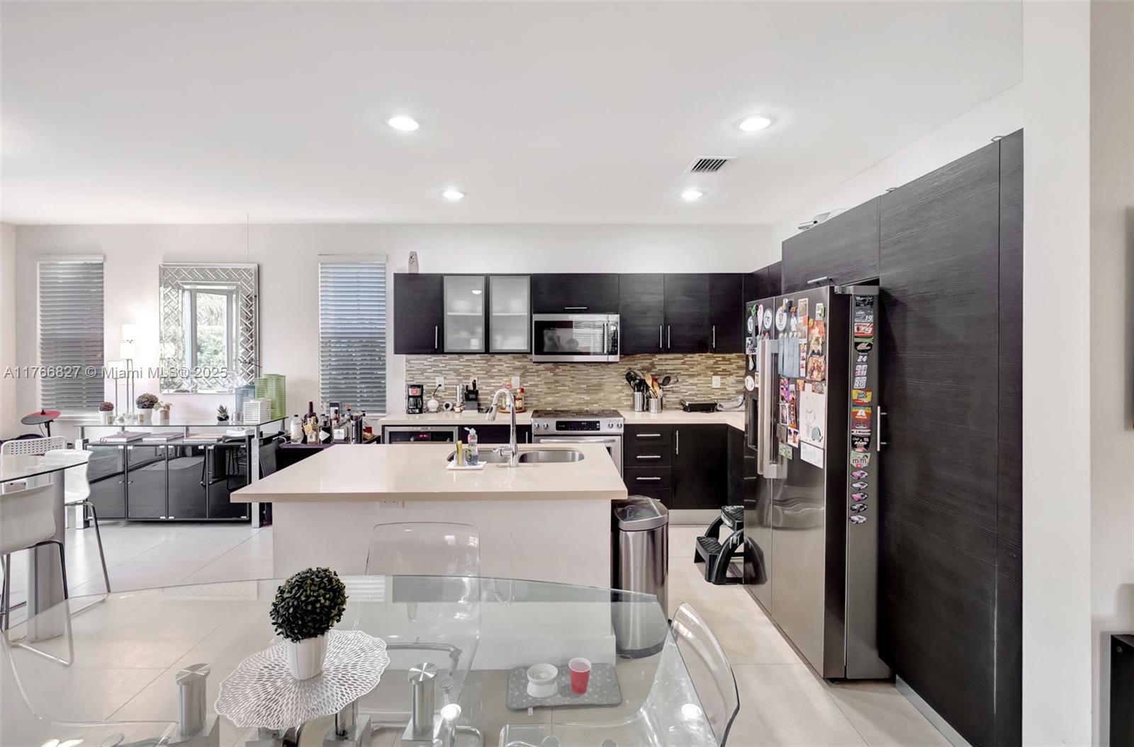 VINTAGE ESTATES - Residential