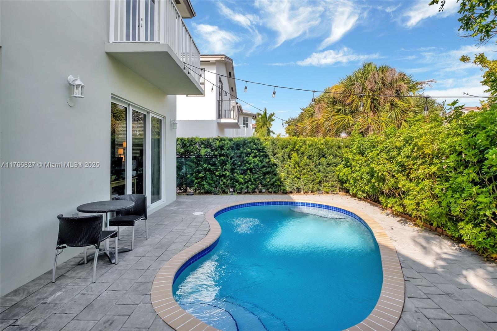 VINTAGE ESTATES - Residential