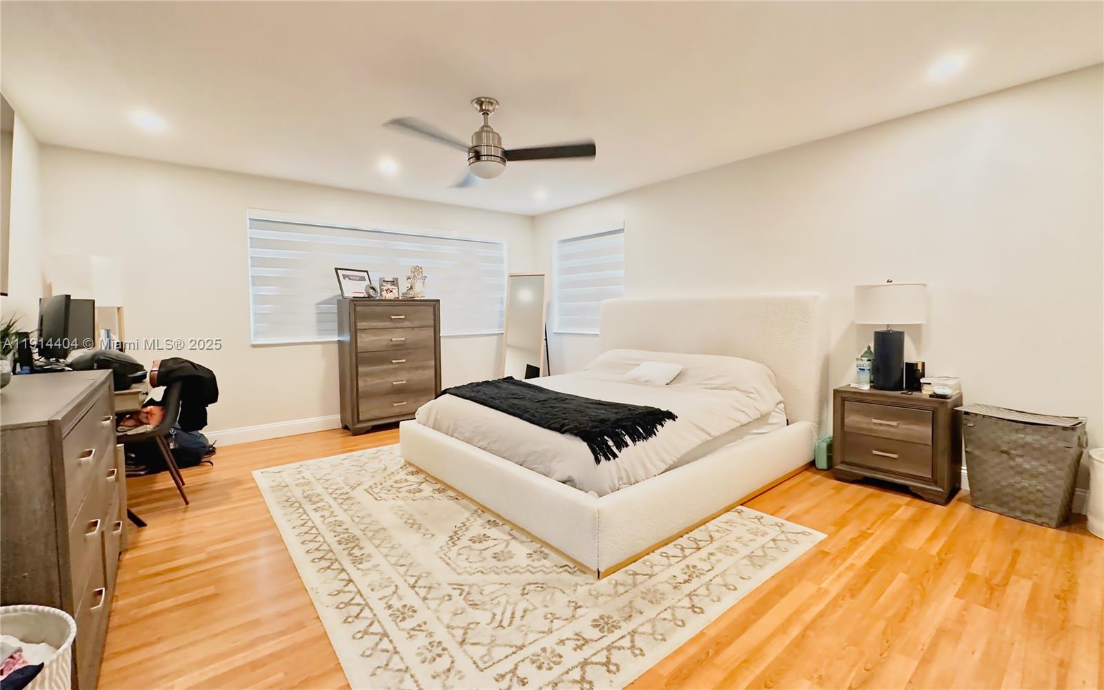 JACARANDAS AT SUNSET - Residential