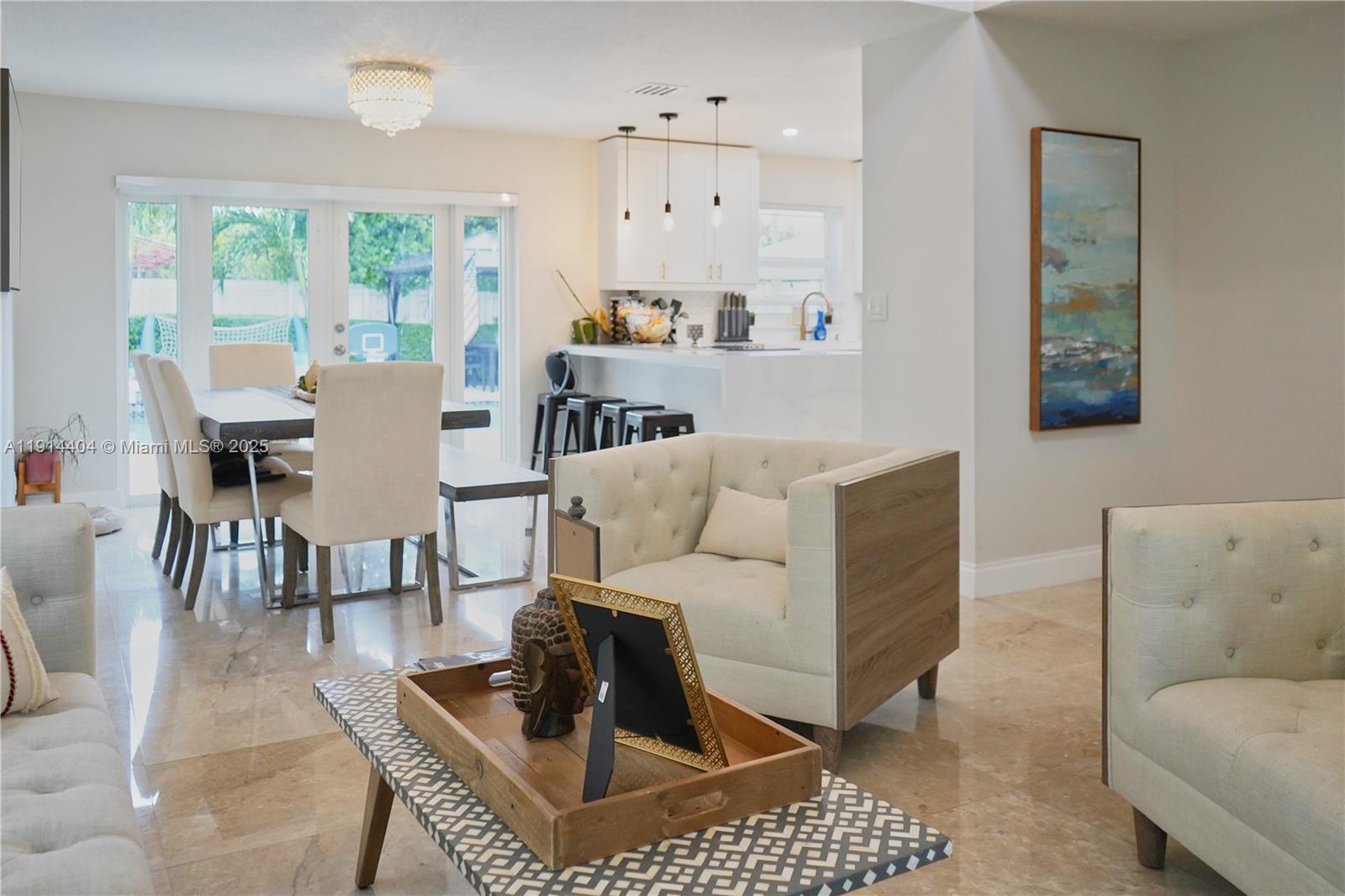 JACARANDAS AT SUNSET - Residential