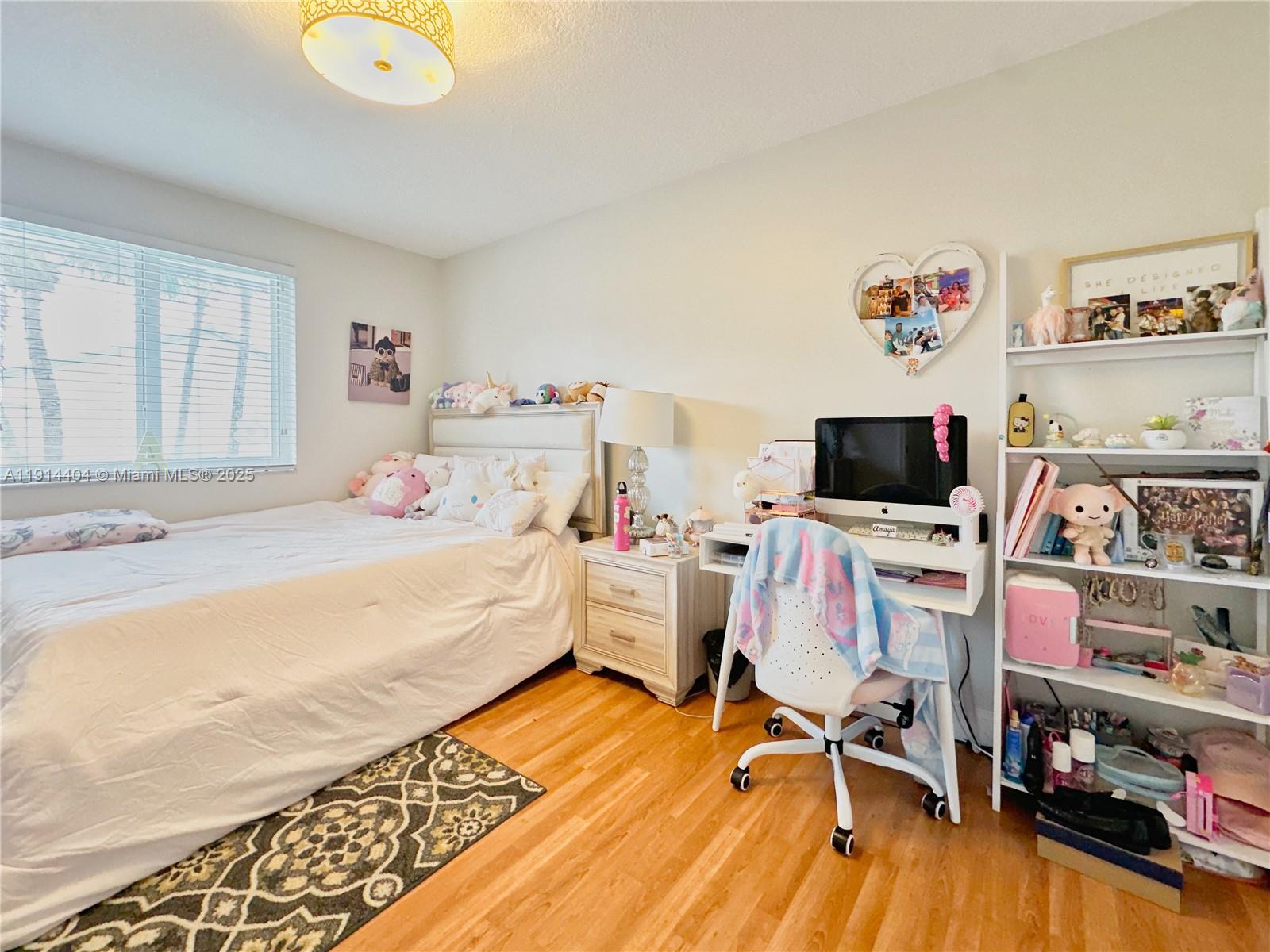 JACARANDAS AT SUNSET - Residential