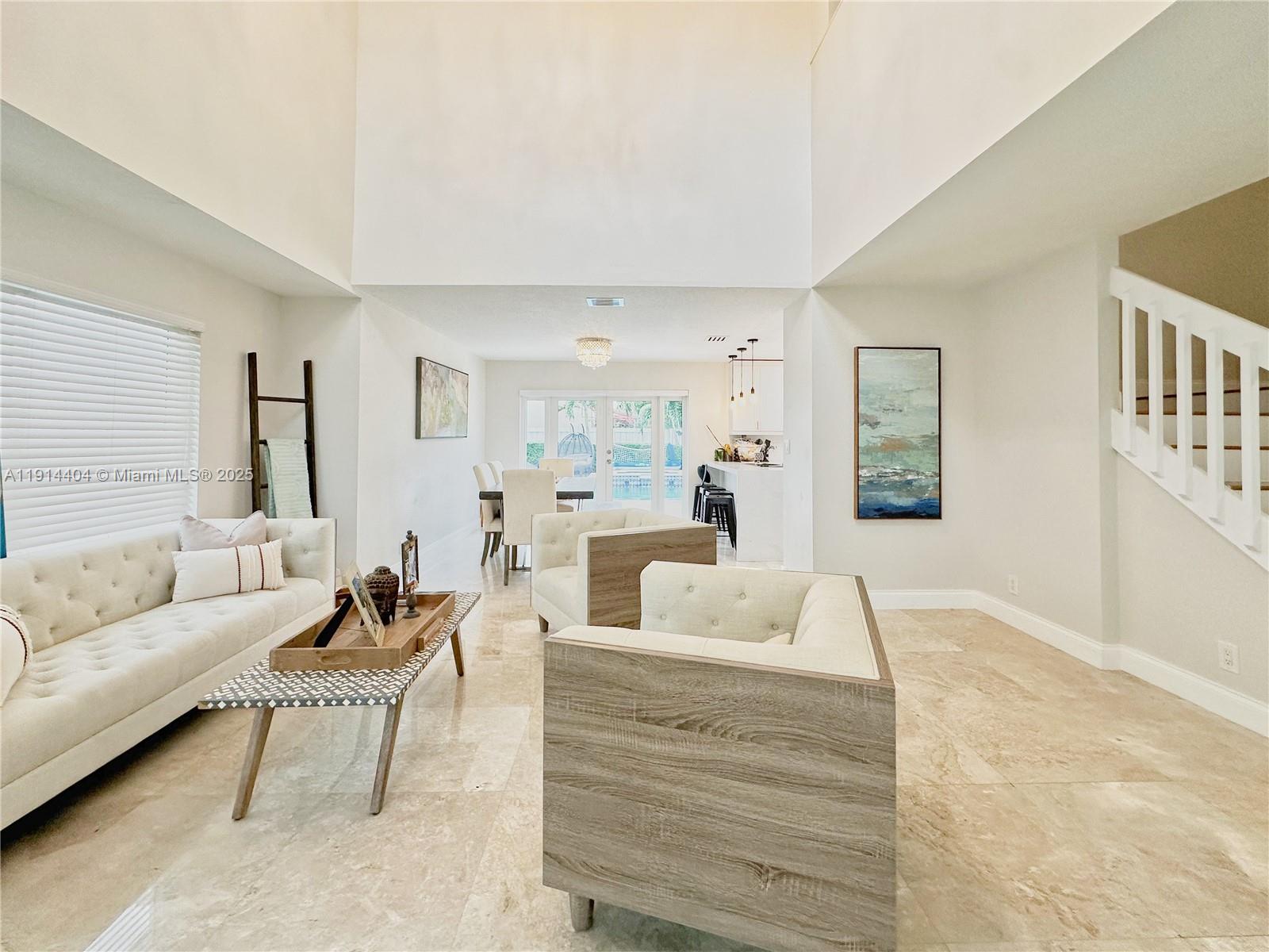 JACARANDAS AT SUNSET - Residential