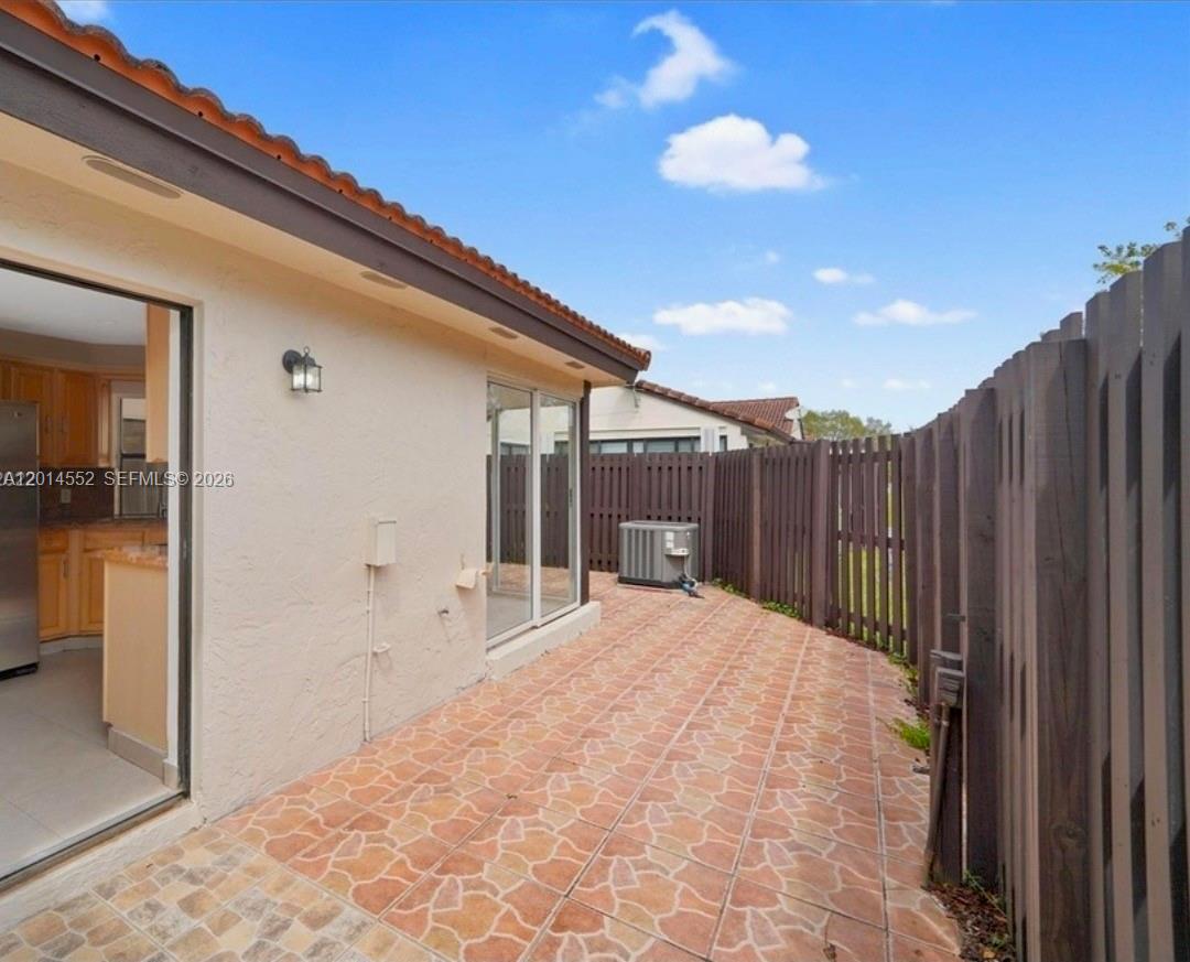 LAKES MEADOW VILG HOMES C - Residential Lease