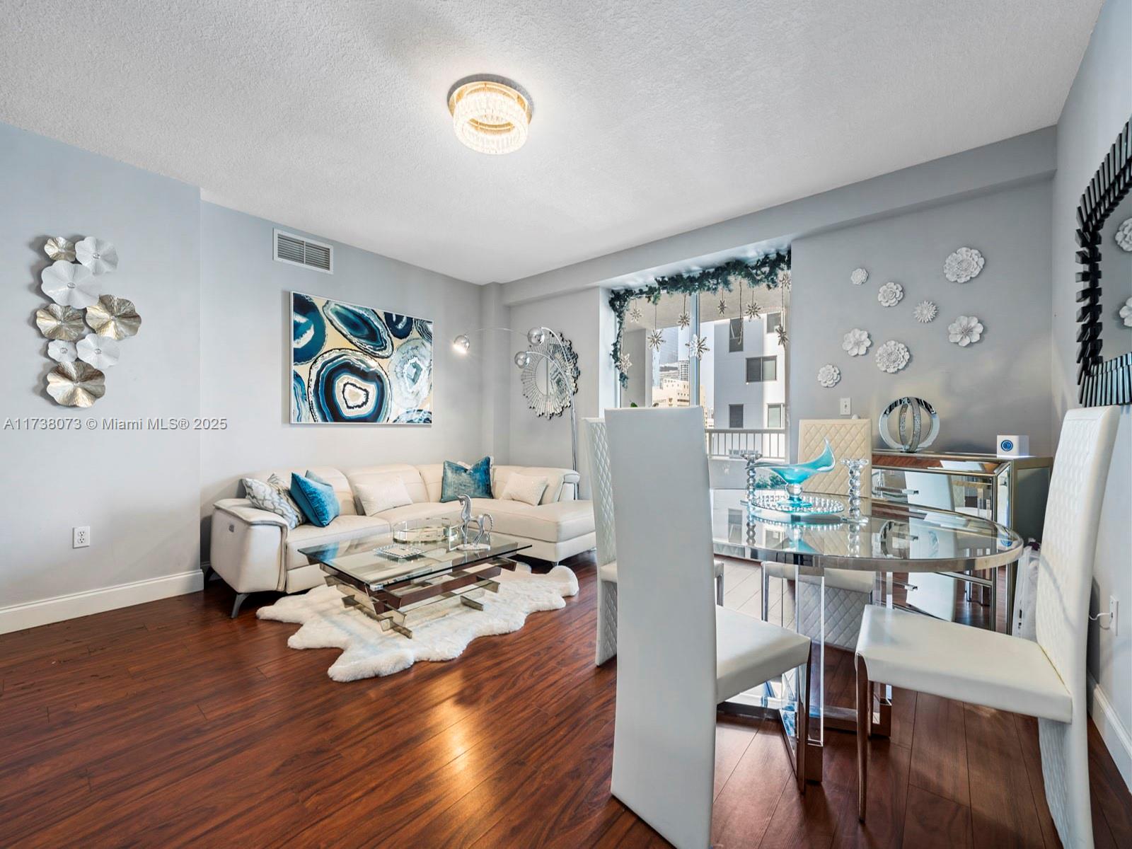 THE SAIL CONDO - Residential