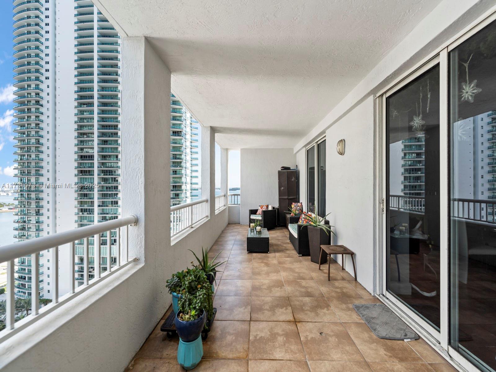 THE SAIL CONDO - Residential