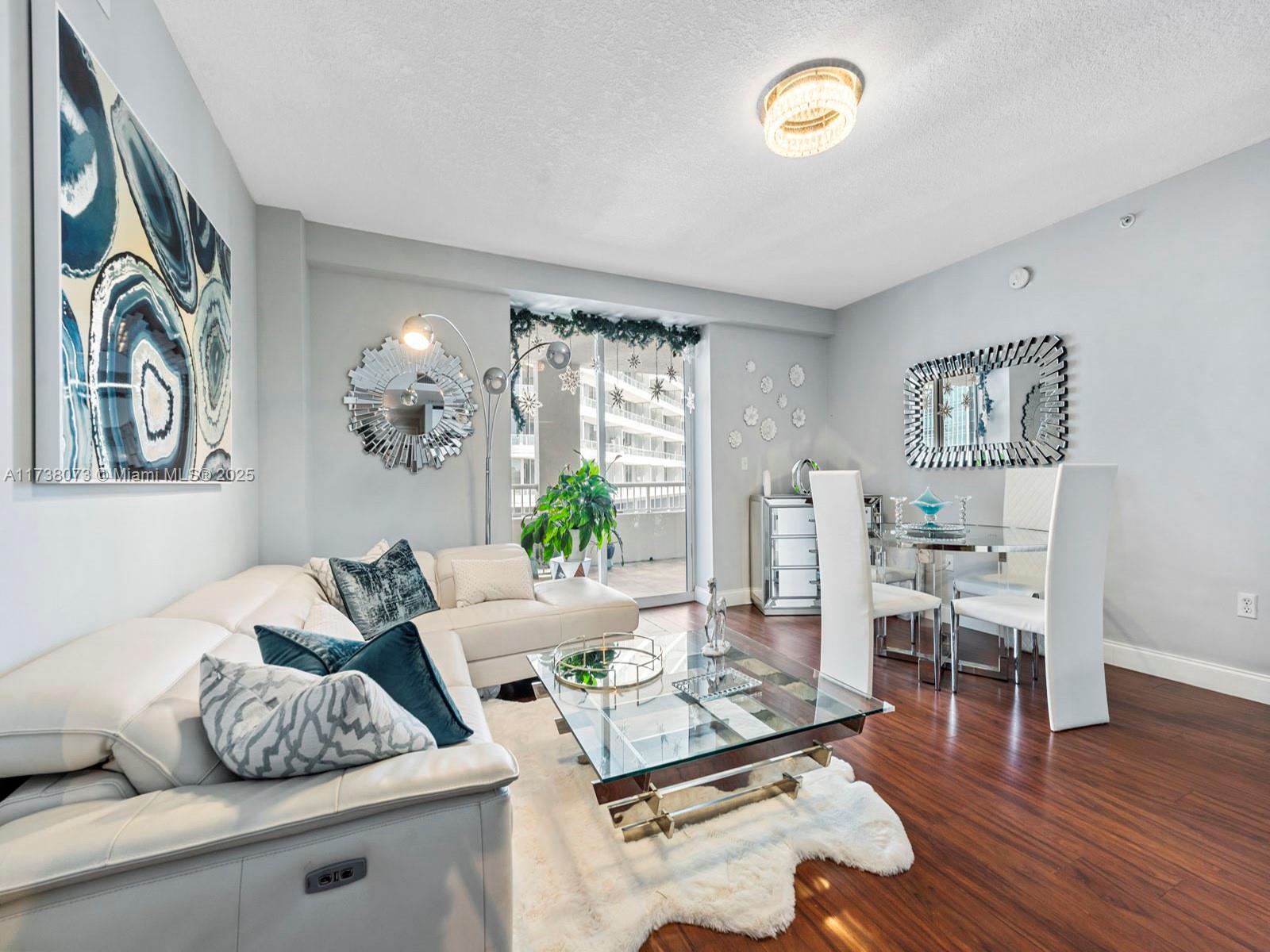 THE SAIL CONDO - Residential