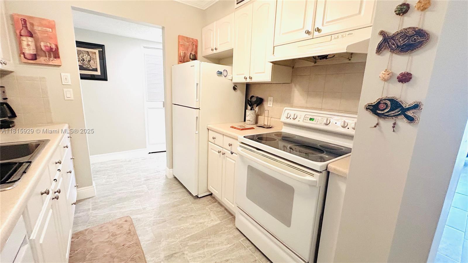 TIERRA DEL SOL CONDO - Residential Lease