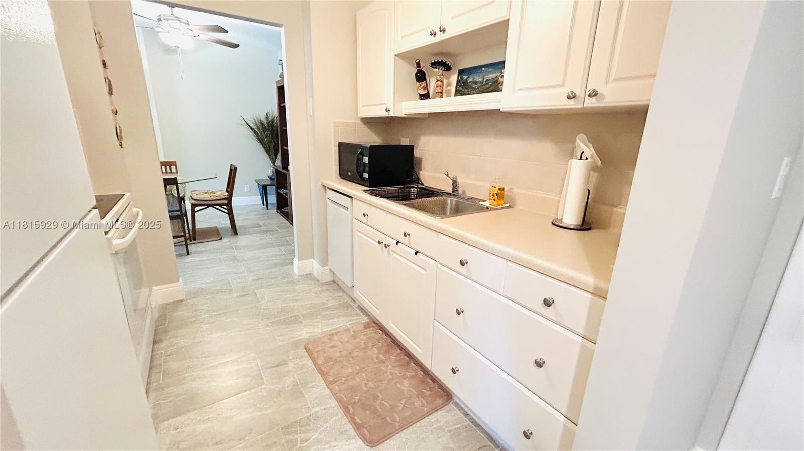 TIERRA DEL SOL CONDO - Residential Lease