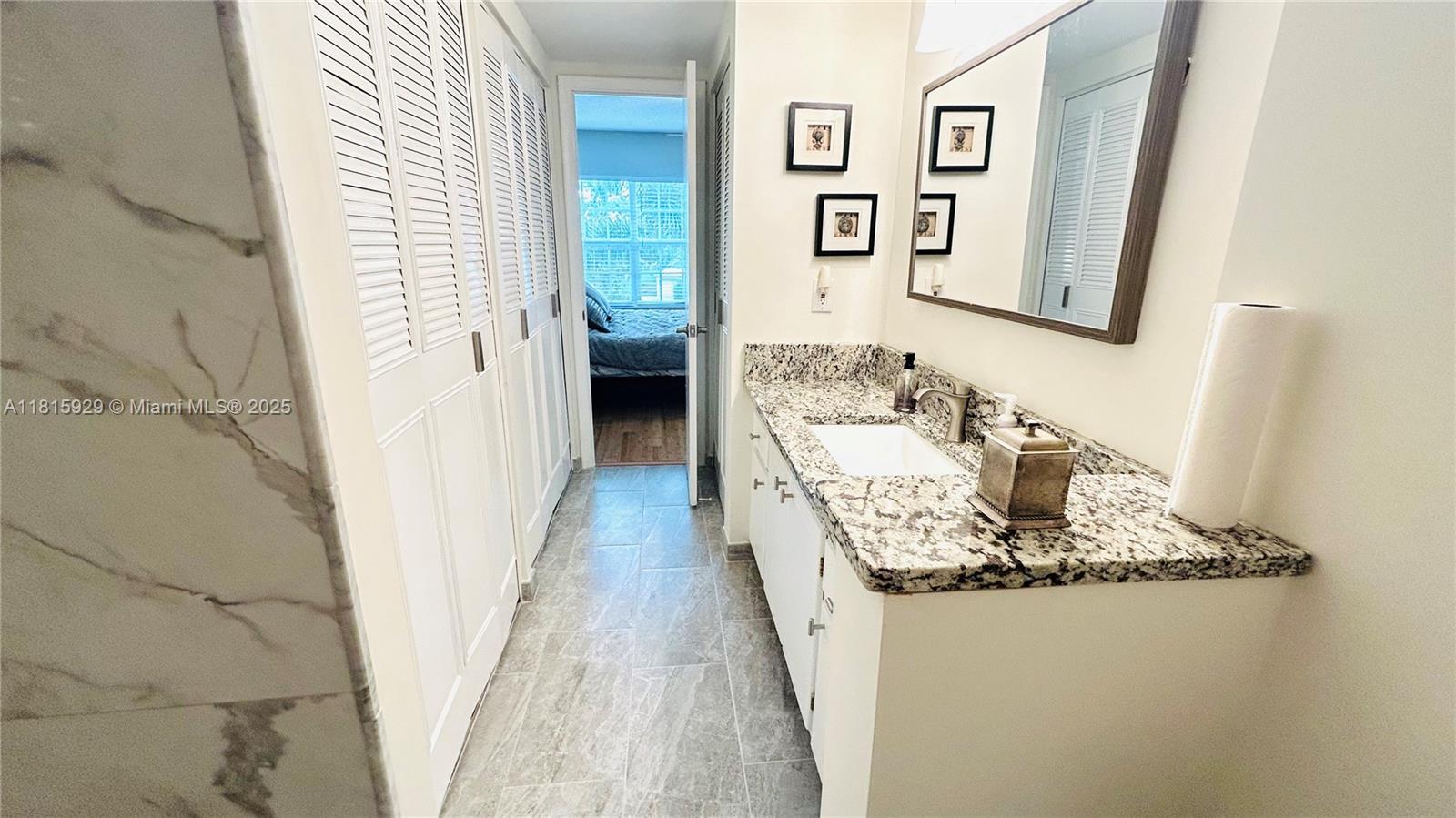 TIERRA DEL SOL CONDO - Residential Lease