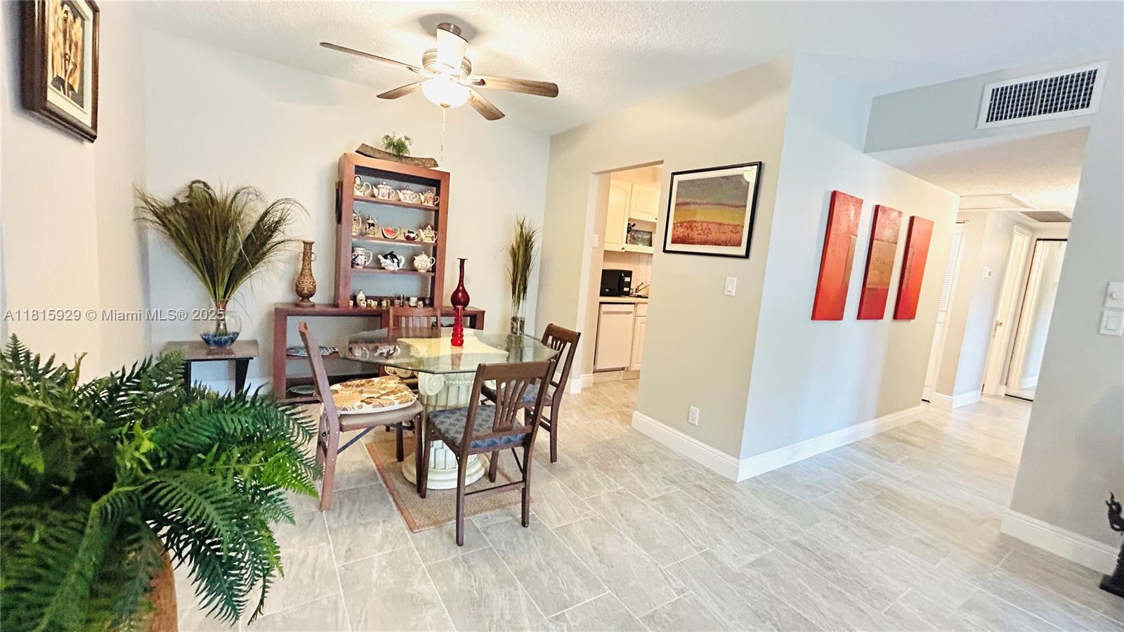 TIERRA DEL SOL CONDO - Residential Lease