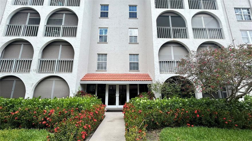 Beautiful 55+ Furnished Apartment in Gated Community – Boca Raton – $2,200/month
Spacious and tastefully furnished 2-bedroom, 2-bathroom apartment located in a secure gated 55+ community in the heart of Boca Raton. This charming unit has been recently updated and is move-in ready.
Features include: Fully remodeled bathroom ?? Brand new A/C unit ??Fresh paint and modern finishes ??
Stylish and comfortable furniture ???
Community Amenities: Resort-style swimming pool ?? Fully equipped fitness center ??? 
Clubhouse and activity room ??Walking trails ??Enjoy peace, comfort, and convenience in this beautifully maintained community tailored for active adults 55 and older.
?? Contact us today for more information or to schedule a private showing.
