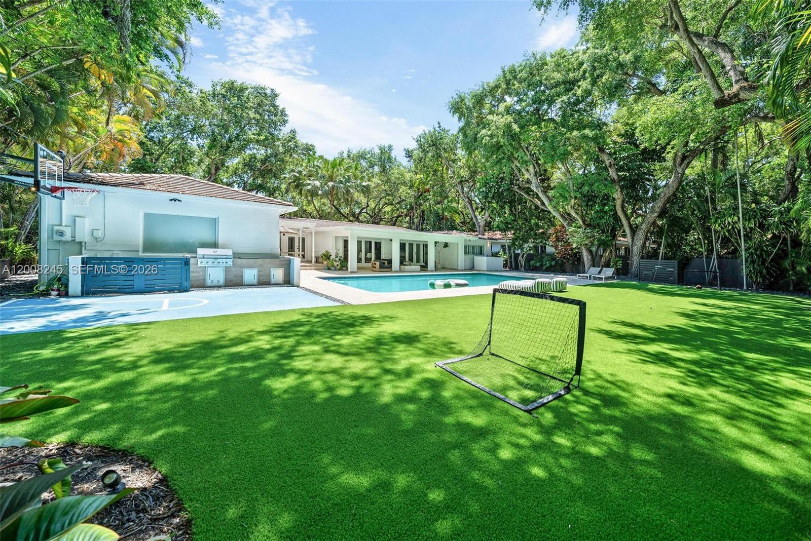 CORAL GABLES BISC BAY SEC - Residential