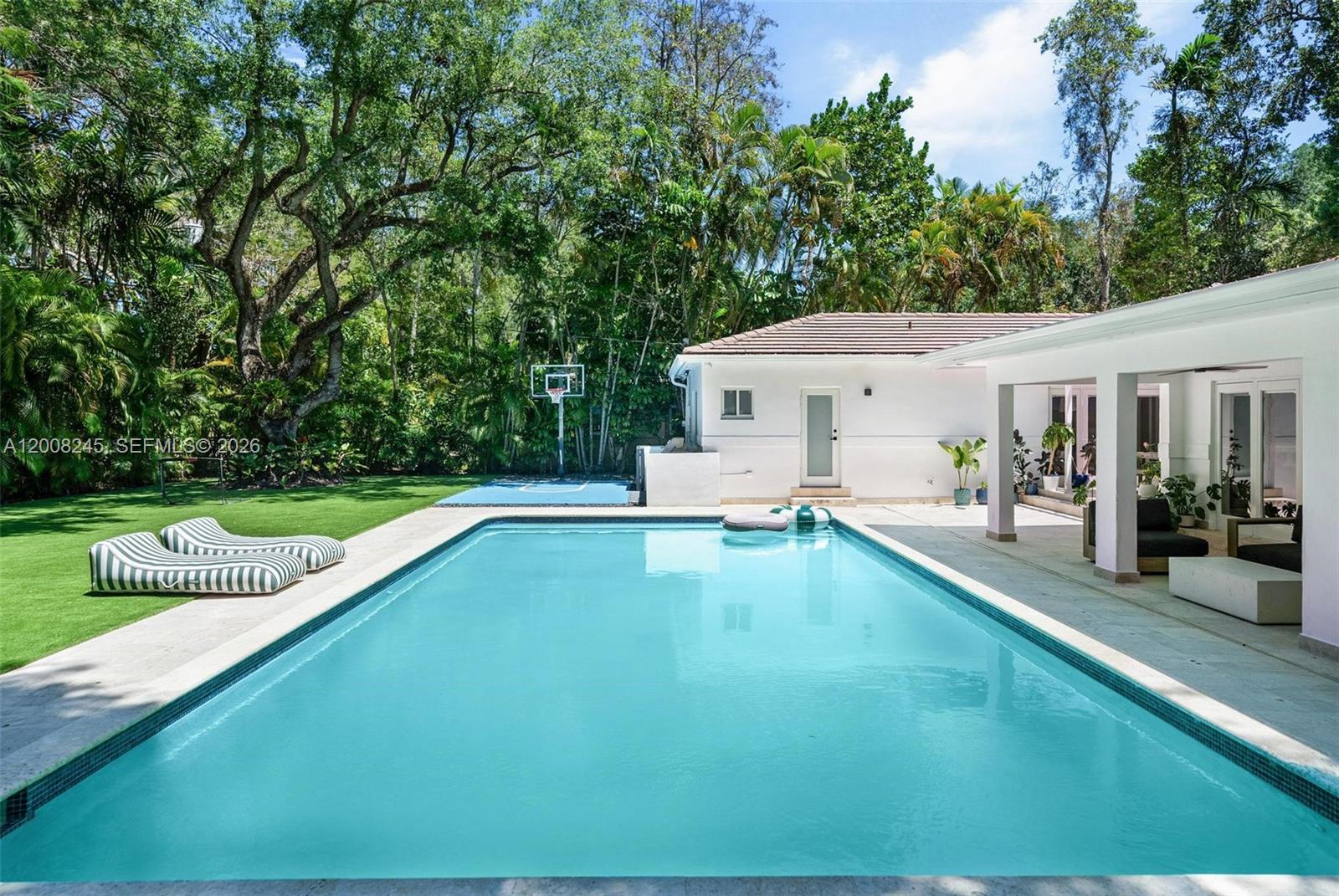 CORAL GABLES BISC BAY SEC - Residential