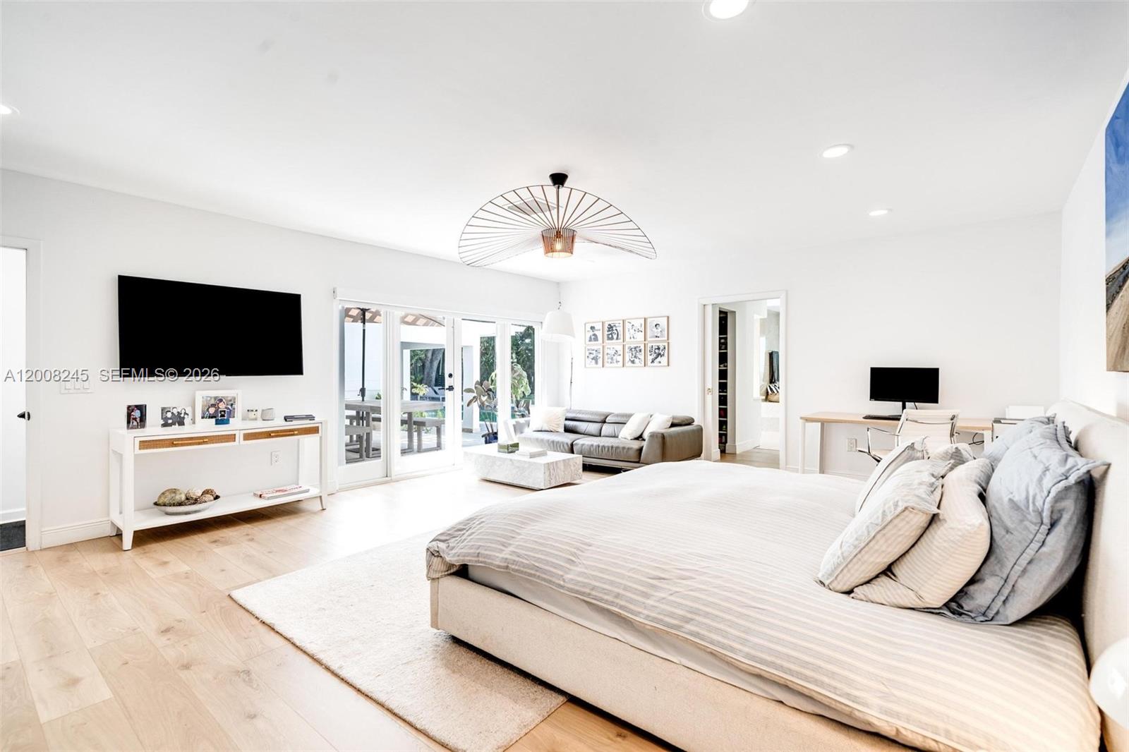 CORAL GABLES BISC BAY SEC - Residential