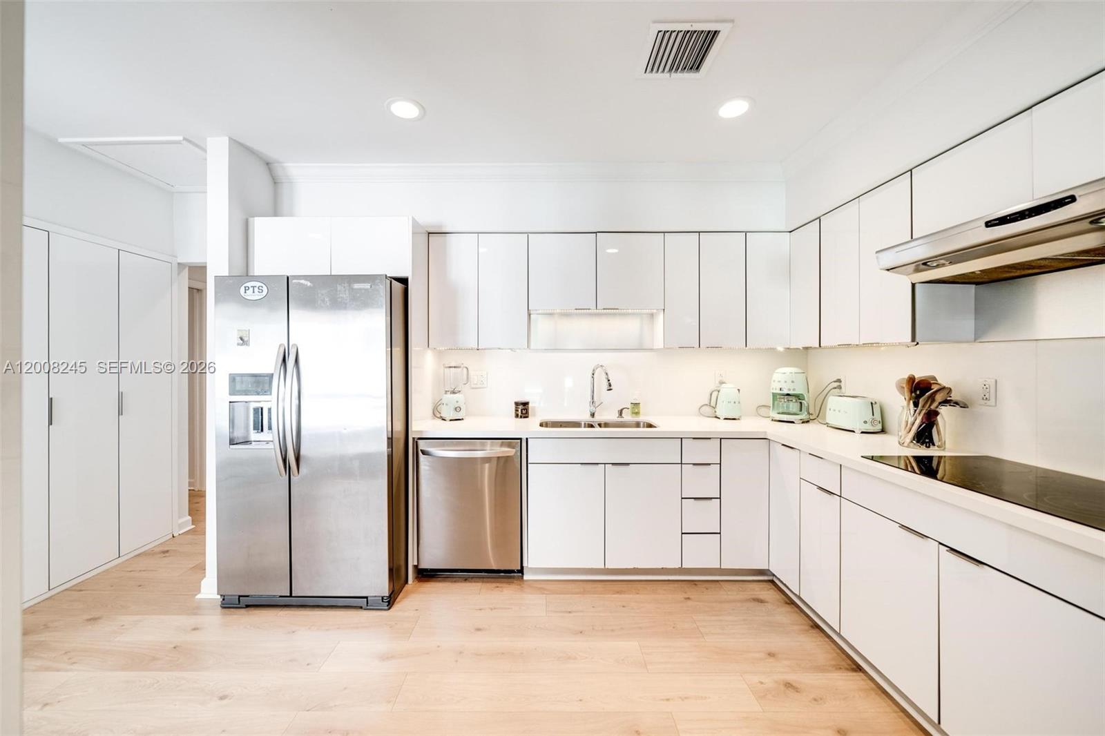 CORAL GABLES BISC BAY SEC - Residential