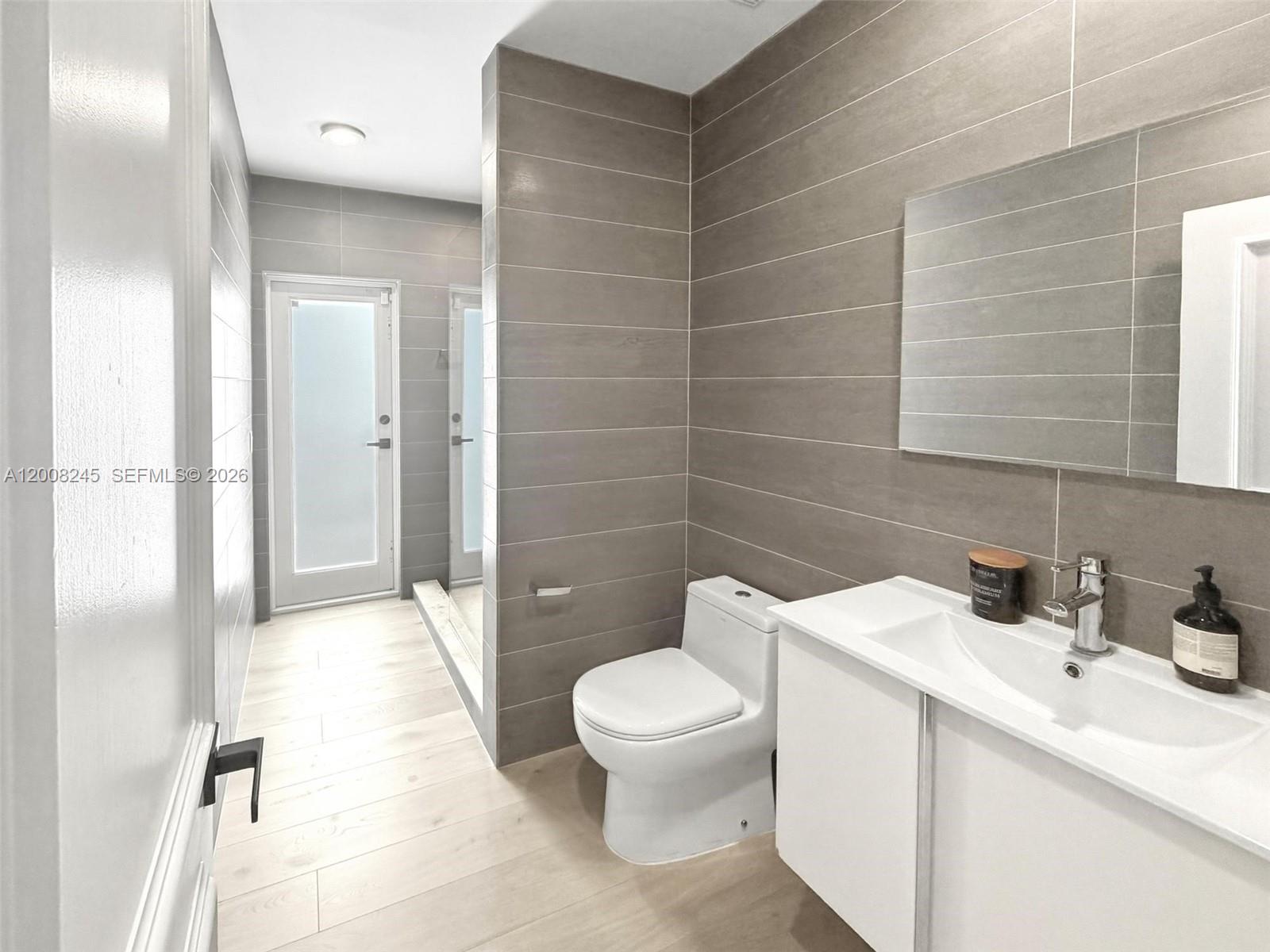 CORAL GABLES BISC BAY SEC - Residential