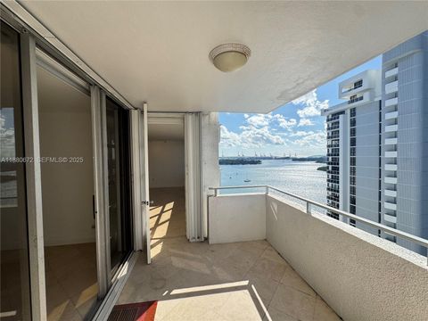 11 Island Ave 2009 Miami Beach FL 33139