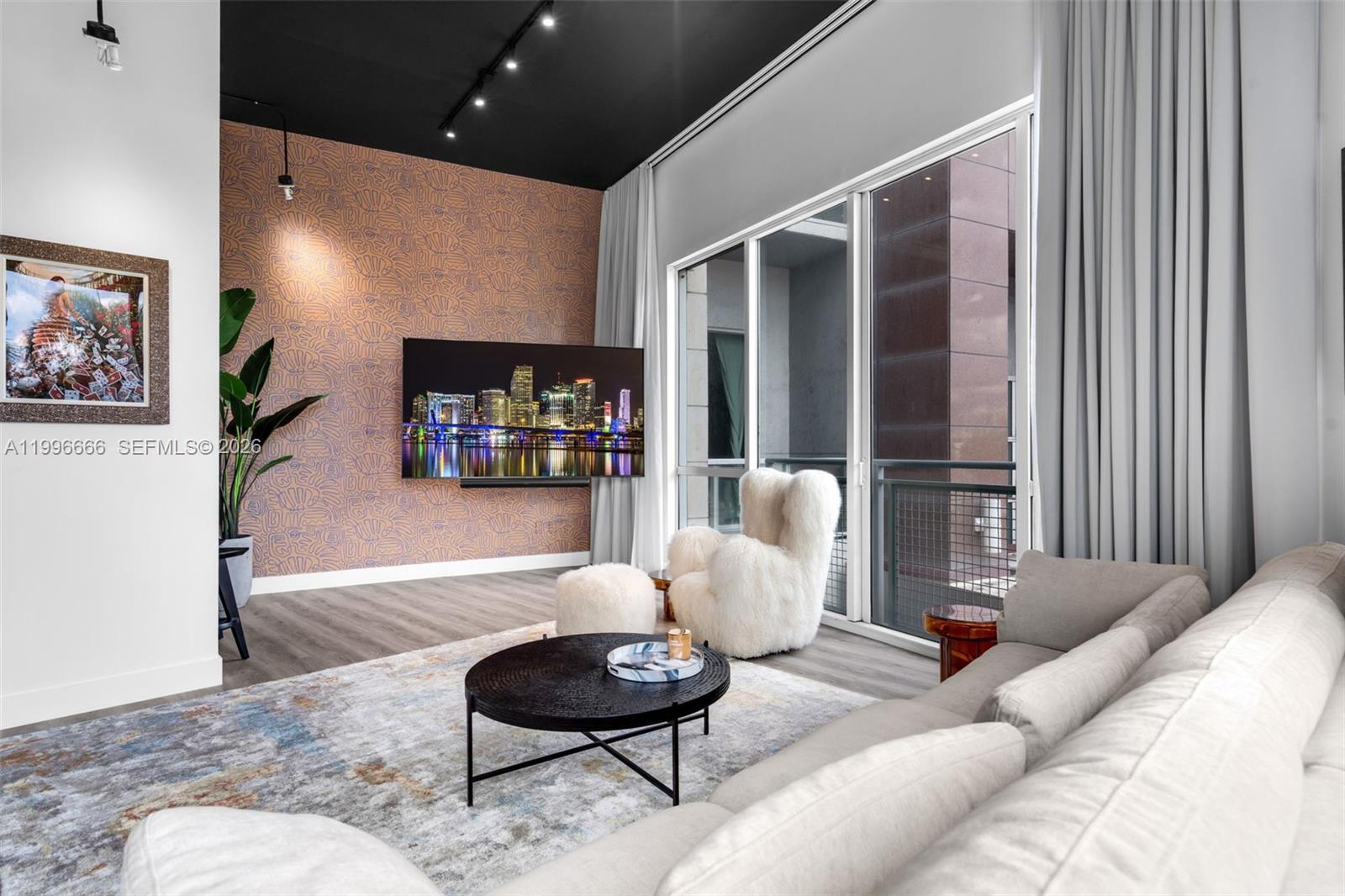 VIZCAYNE NORTH CONDO - Residential