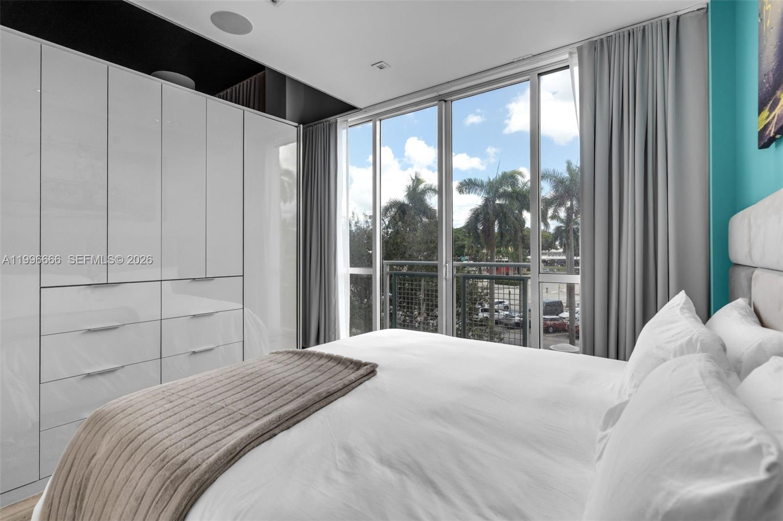 VIZCAYNE NORTH CONDO - Residential