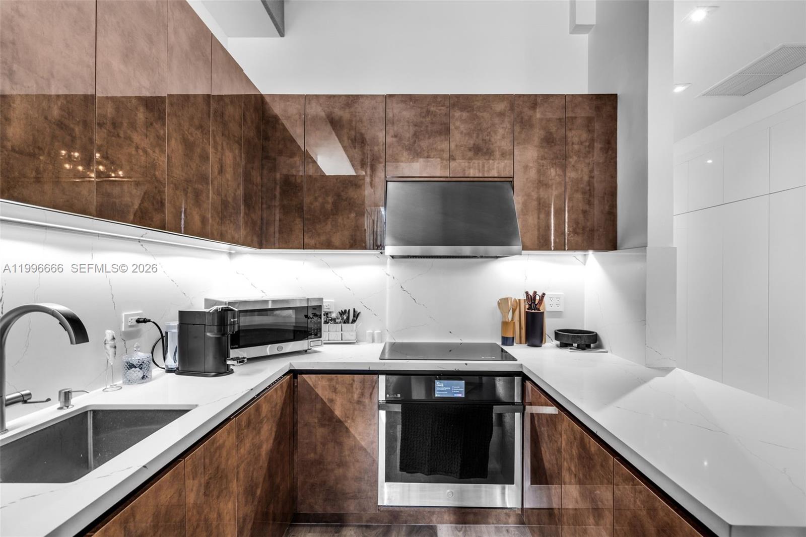 VIZCAYNE NORTH CONDO - Residential