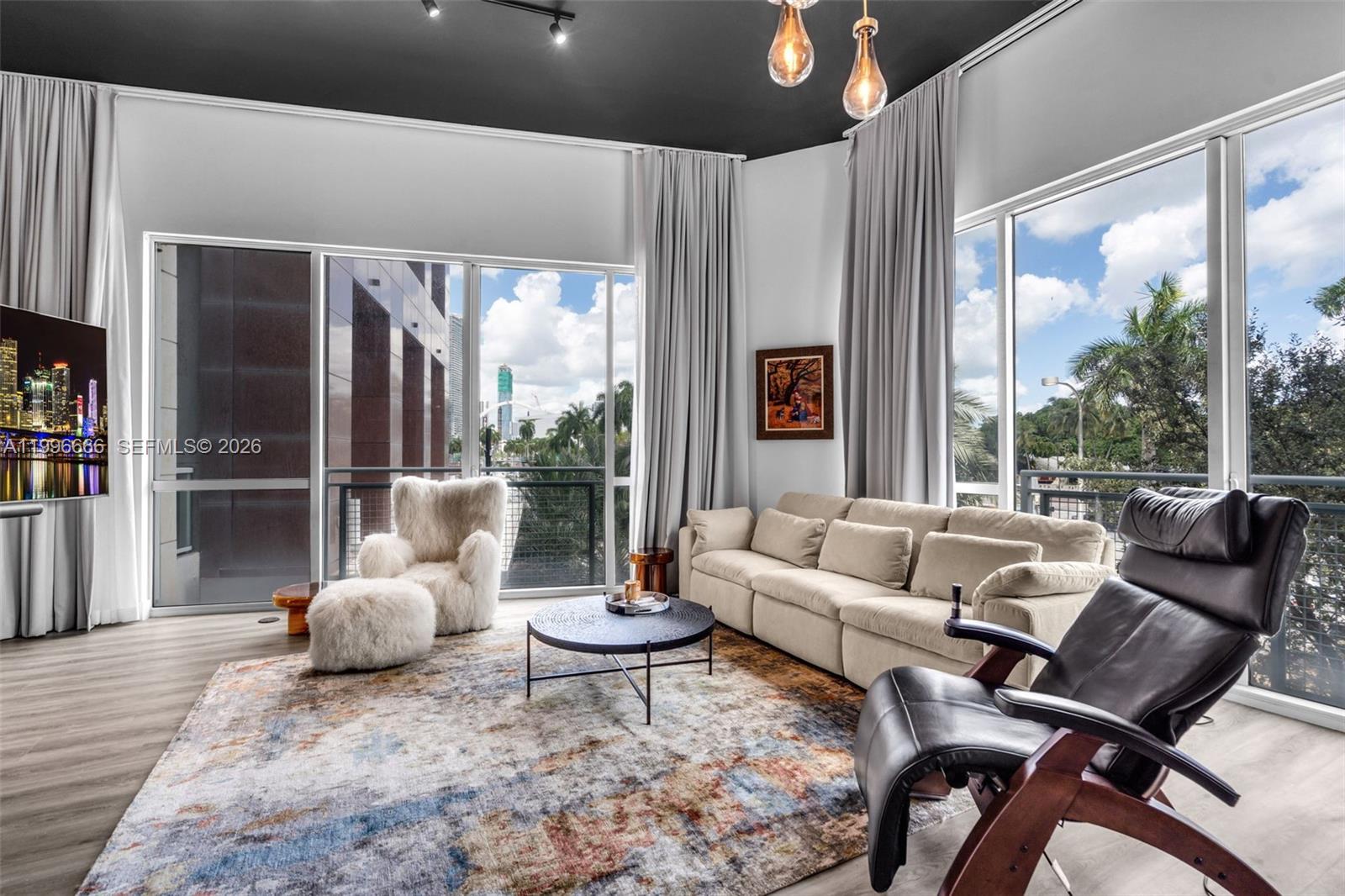 VIZCAYNE NORTH CONDO - Residential