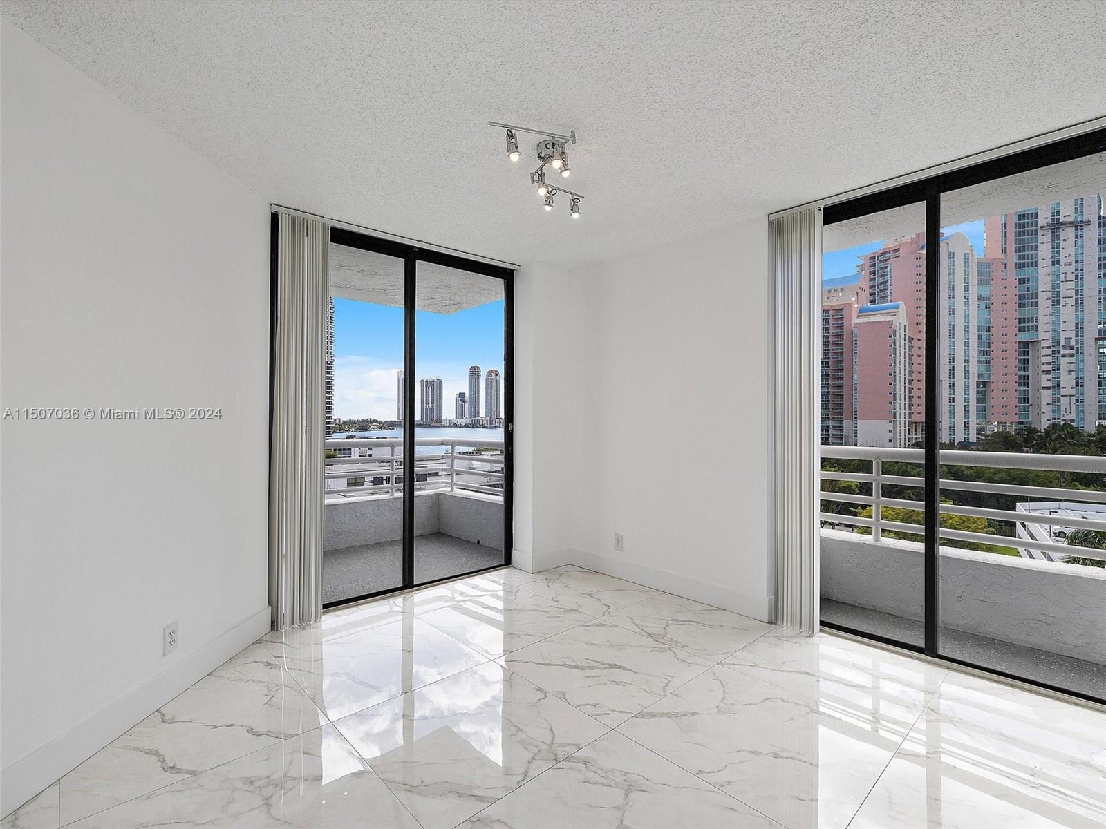 PARC CENTRAL AVENTURA EAS - Residential Lease