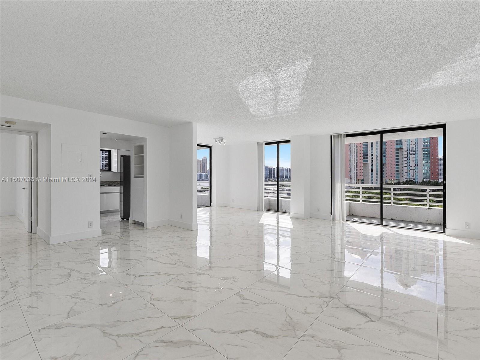 PARC CENTRAL AVENTURA EAS - Residential Lease