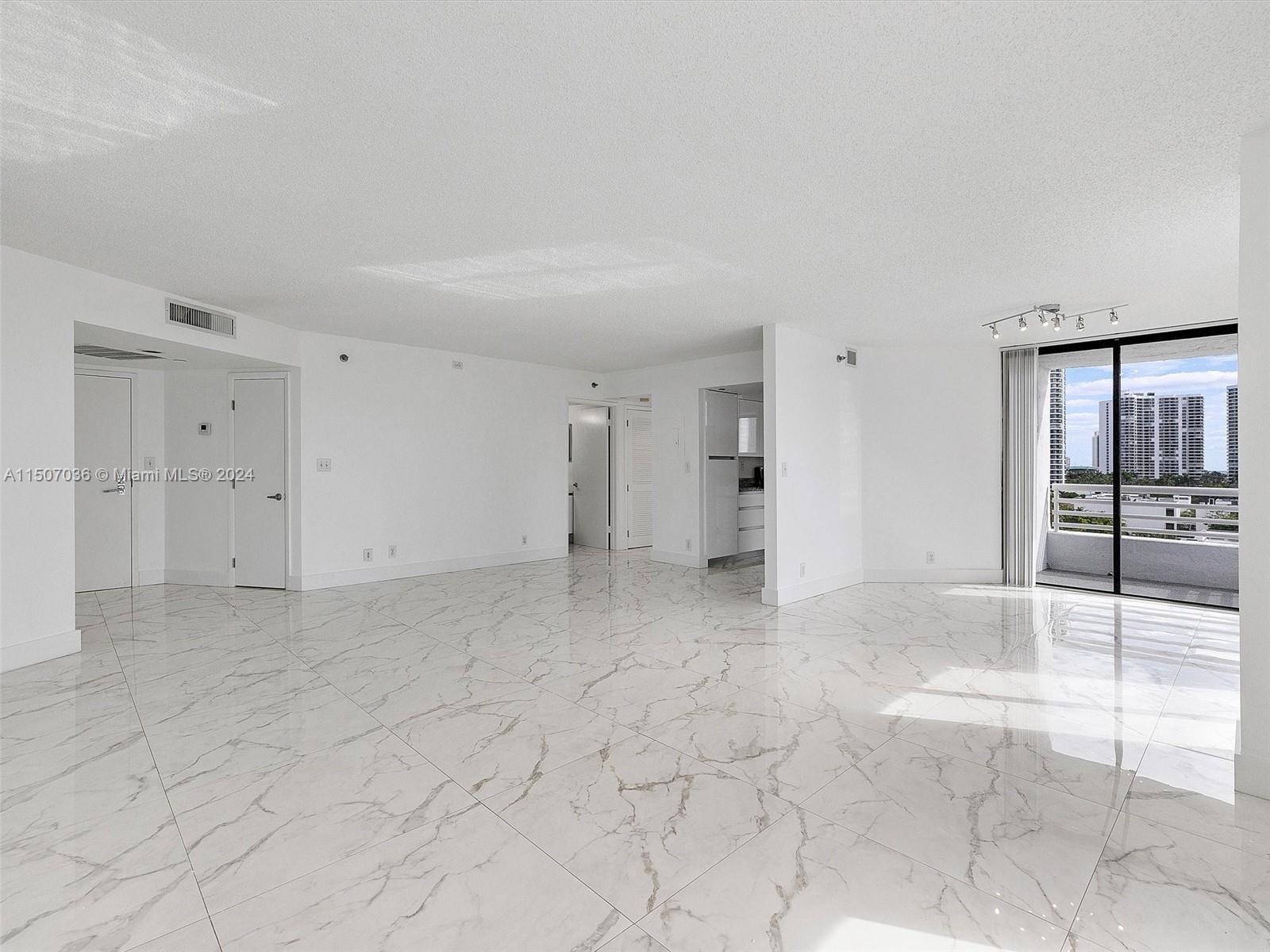 PARC CENTRAL AVENTURA EAS - Residential Lease