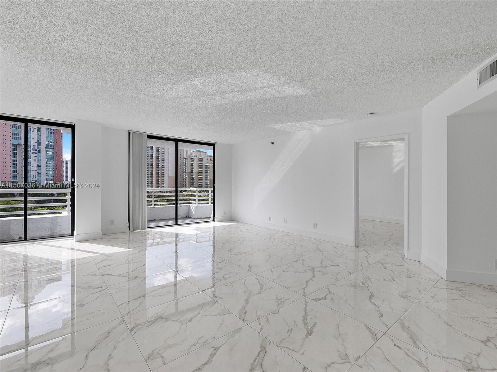 PARC CENTRAL AVENTURA EAS - Residential Lease